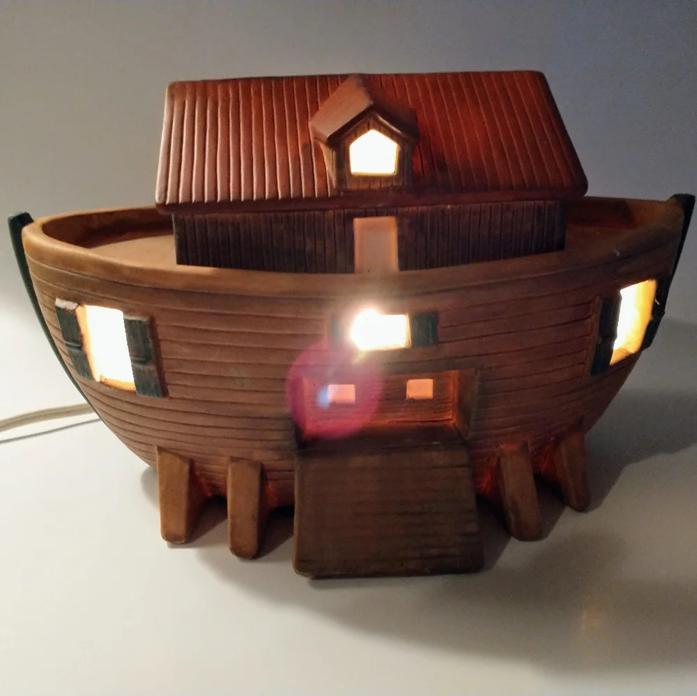Noah’s Ark Night Light Boat Figurine by Figi Graphic 1998 Tested Works Religious